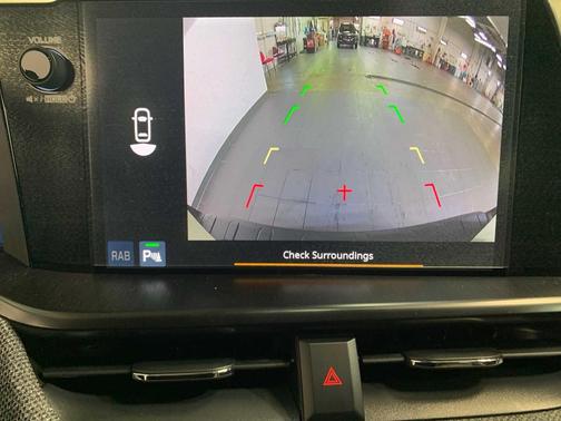 CRYSTAL WHITE 2026 Subaru Outback Limited