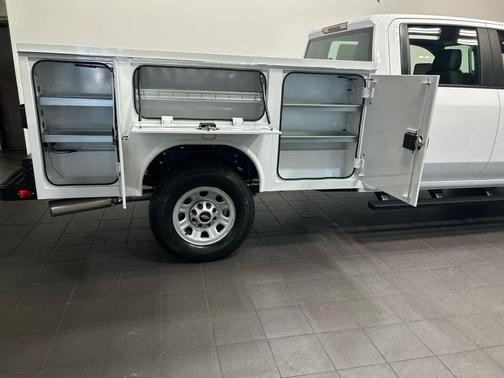 Summit White 2026 Chevrolet Silverado 3500 Crew Cab, Long Bed, WT Dual Rear Wheel, RWD
