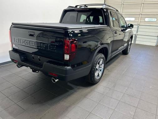 Crystal Black Pearl 2026 Honda Ridgeline RTL