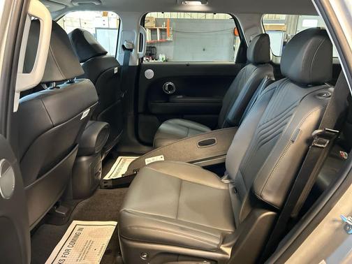 Typhoon Silver Metallic 2026 Hyundai PALISADE SEL 7P