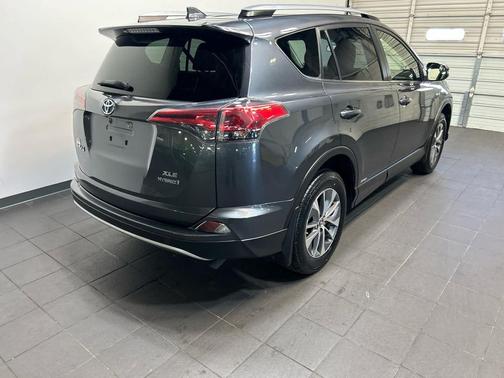 2018 Toyota RAV4 Hybrid XLE