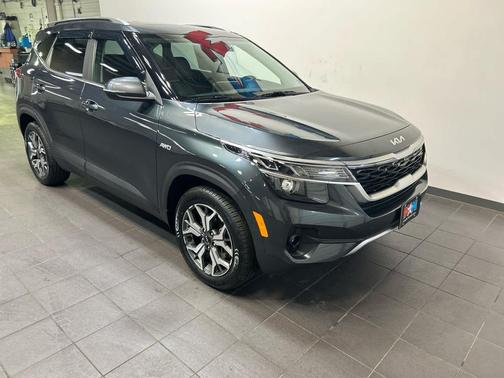 Gravity Gray 2023 Kia Seltos EX