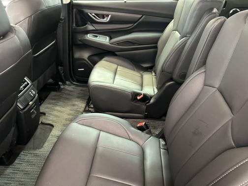Ice Silver Metallic 2026 Subaru Ascent Limited 7-Passenger