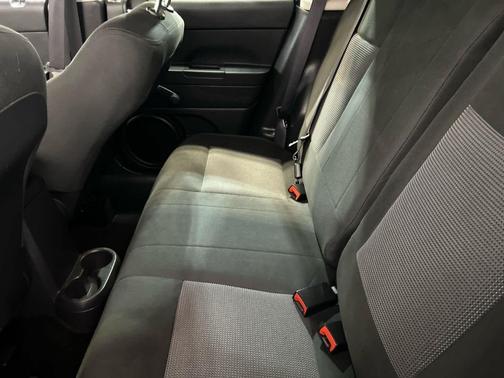 Bright White Clearcoat 2016 Jeep Patriot Sport