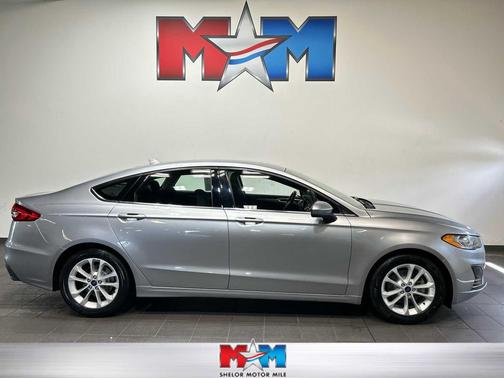 Iconic Silver Metallic 2020 Ford Fusion SE