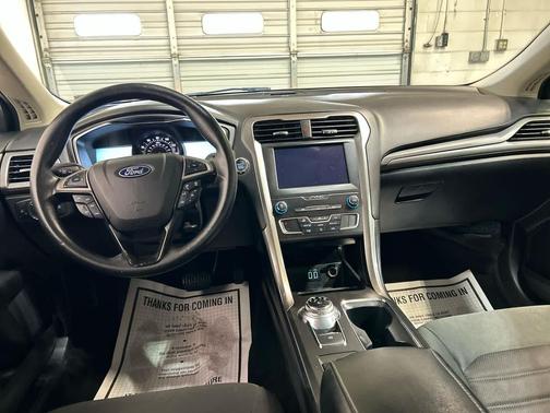 Iconic Silver Metallic 2020 Ford Fusion SE