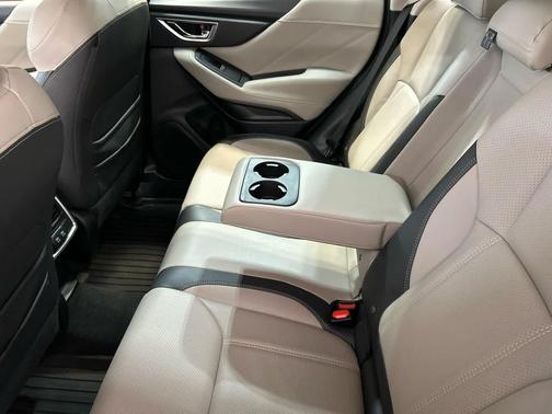 Crystal White Pearl 2019 Subaru Forester Limited