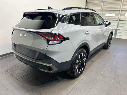 Wolf Gray 2023 Kia Sportage X-Line