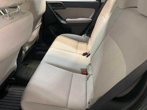 2016 Subaru Forester 2.5i