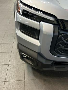 Ice Silver Metallic 2026 Subaru Outback Premium