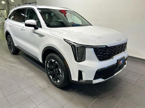 GLACIAL WHITE 2026 Kia Sorento S