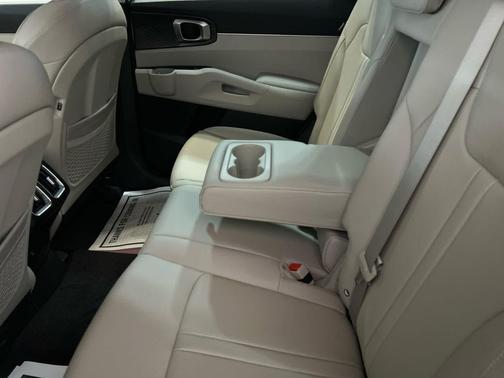 GLACIAL WHITE 2026 Kia Sorento S