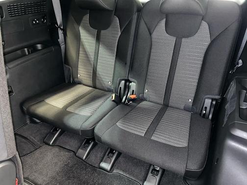 GLACIAL WHITE 2026 Kia Sorento LX