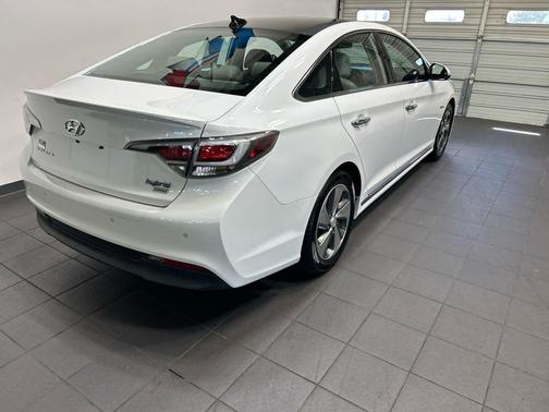 Diamond White Pearl 2016 Hyundai SONATA Hybrid Limited