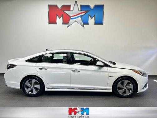 Diamond White Pearl 2016 Hyundai SONATA Hybrid Limited
