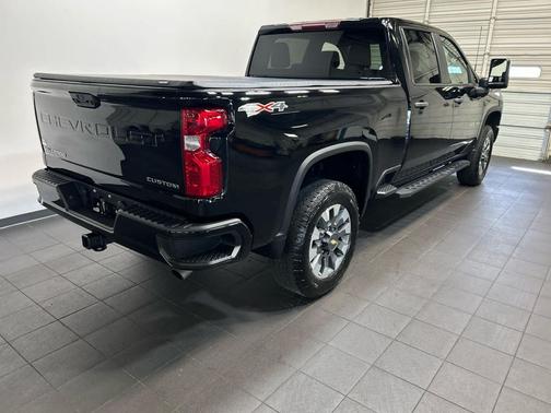 Black 2022 Chevrolet Silverado 2500 Custom