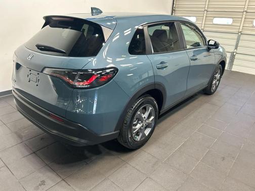 Nordic Forest Pearl 2026 Honda HR-V LX