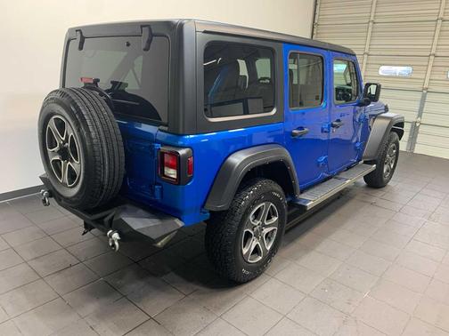 2022 Jeep Wrangler Unlimited Sport
