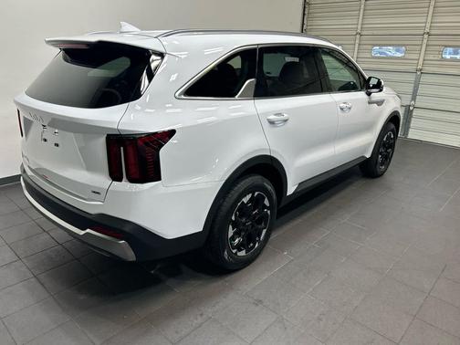 Glacial White Pearl 2026 Kia Sorento S