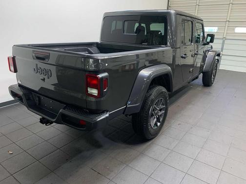 2026 Jeep Gladiator Sport S