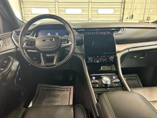Baltic Gray Metallic Clearcoat 2024 Jeep Grand Cherokee Overland