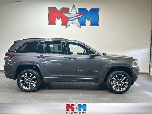 Baltic Gray Metallic Clearcoat 2024 Jeep Grand Cherokee Overland