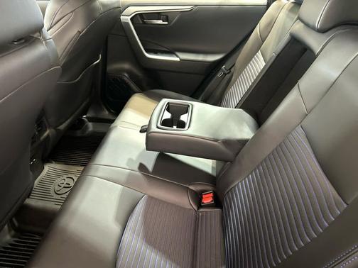 Silver Sky Metallic/Midnight Black Metallic 2025 Toyota RAV4 Hybrid SE