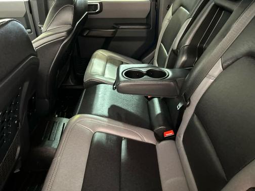 Velocity Blue Metallic 2024 Ford Bronco Black Diamond