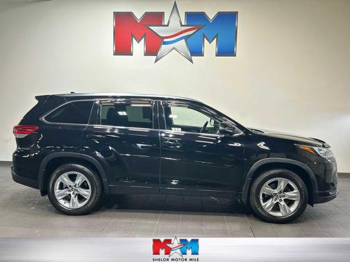 Midnight Black Metallic 2017 Toyota Highlander Limited