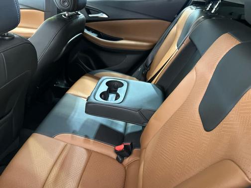 White Frost Tricoat 2021 Buick Encore GX Essence