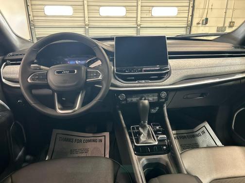 Silver Zynith Metallic Clearcoat 2024 Jeep Compass Latitude