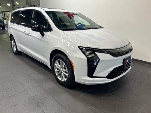 Bright White Clearcoat 2027 Chrysler Pacifica L