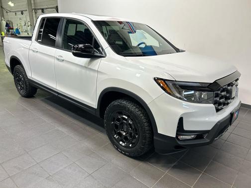 Platinum White Pearl 2026 Honda Ridgeline TrailSport+