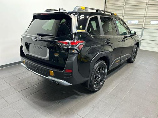 CRYSTAL BLACK 2026 Subaru Forester Wilderness