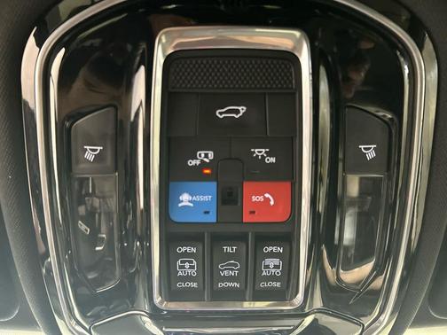 Diamond Black Crystal Pearlcoat 2021 Jeep Grand Cherokee L Summit