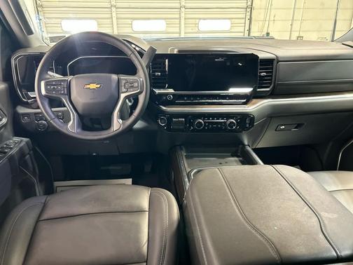 Summit White 2025 Chevrolet Silverado 3500 LT