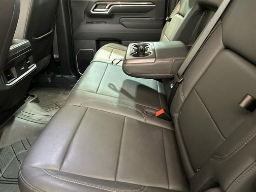 Summit White 2025 Chevrolet Silverado 3500 LT