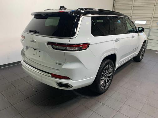 2025 Jeep Grand Cherokee L Summit Reserve