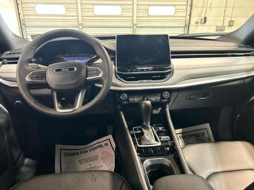 Red Hot Pearlcoat 2025 Jeep Compass Limited
