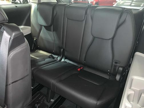 2024 Kia Carnival SX