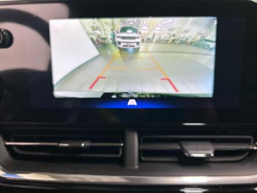 Mosaic Black Metallic 2026 Chevrolet Trax FWD 2RS
