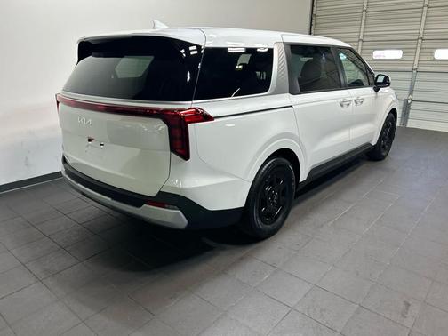 SNOW WHITE 2026 Kia Carnival LXS