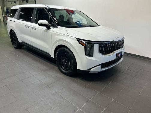 SNOW WHITE 2026 Kia Carnival LXS