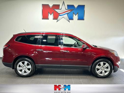 Siren Red Tintcoat 2017 Chevrolet Traverse 1LT