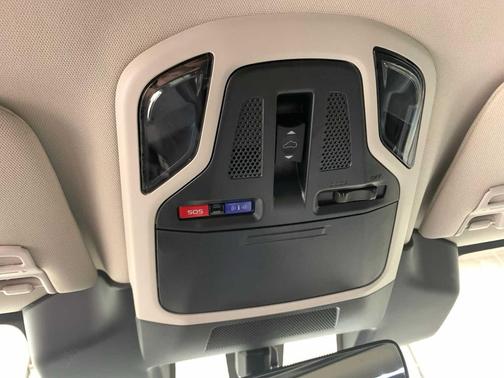 Crystal White Pearl 2025 Subaru Outback Onyx Edition