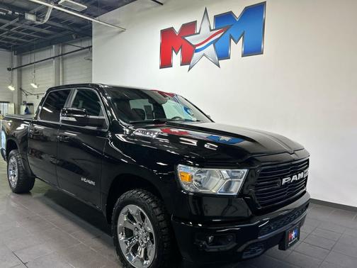 Diamond Black Crystal Pearlcoat 2021 RAM 1500 Big Horn/Lone Star