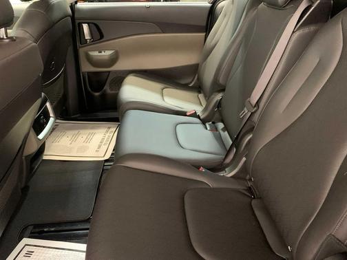 Ceramic Silver 2026 Kia Carnival EX