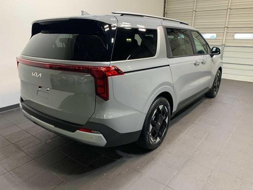 Ceramic Silver 2026 Kia Carnival EX
