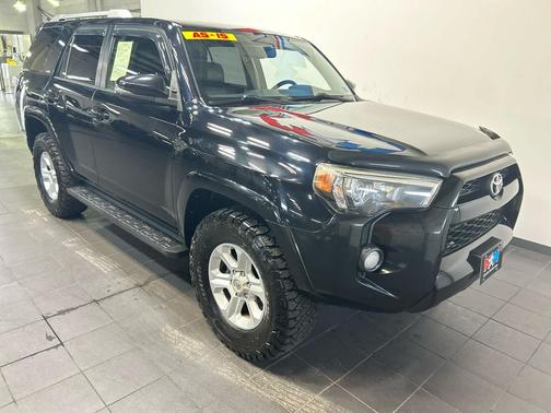 Midnight Black Metallic 2017 Toyota 4Runner SR5 Premium