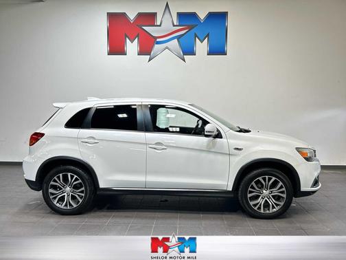 Diamond White Pearl 2018 Mitsubishi Outlander Sport 2.0 ES